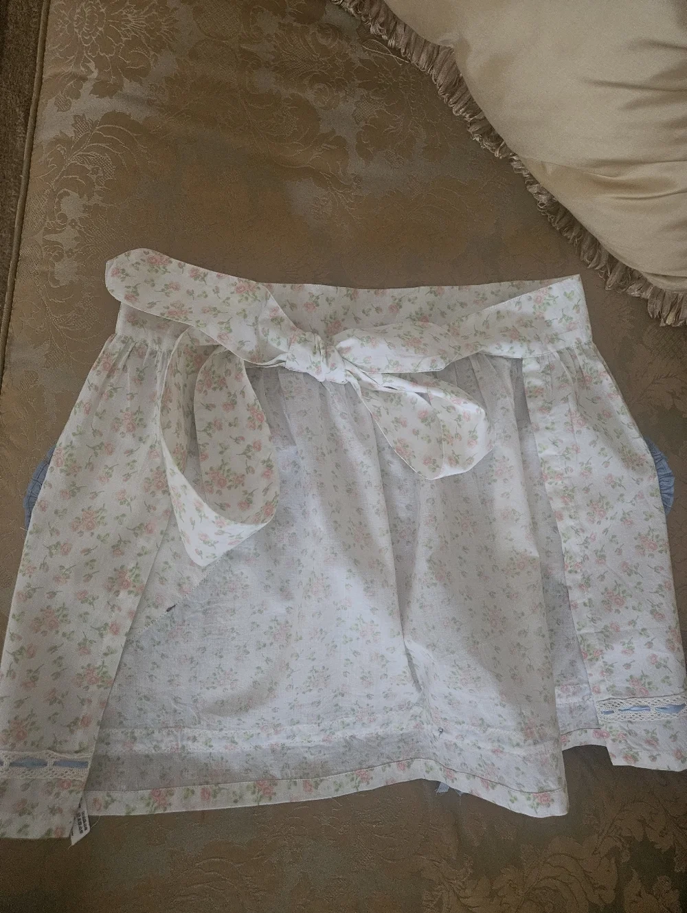 NWOT Urban Outfitters White Apron with Pink and Green Floral Print